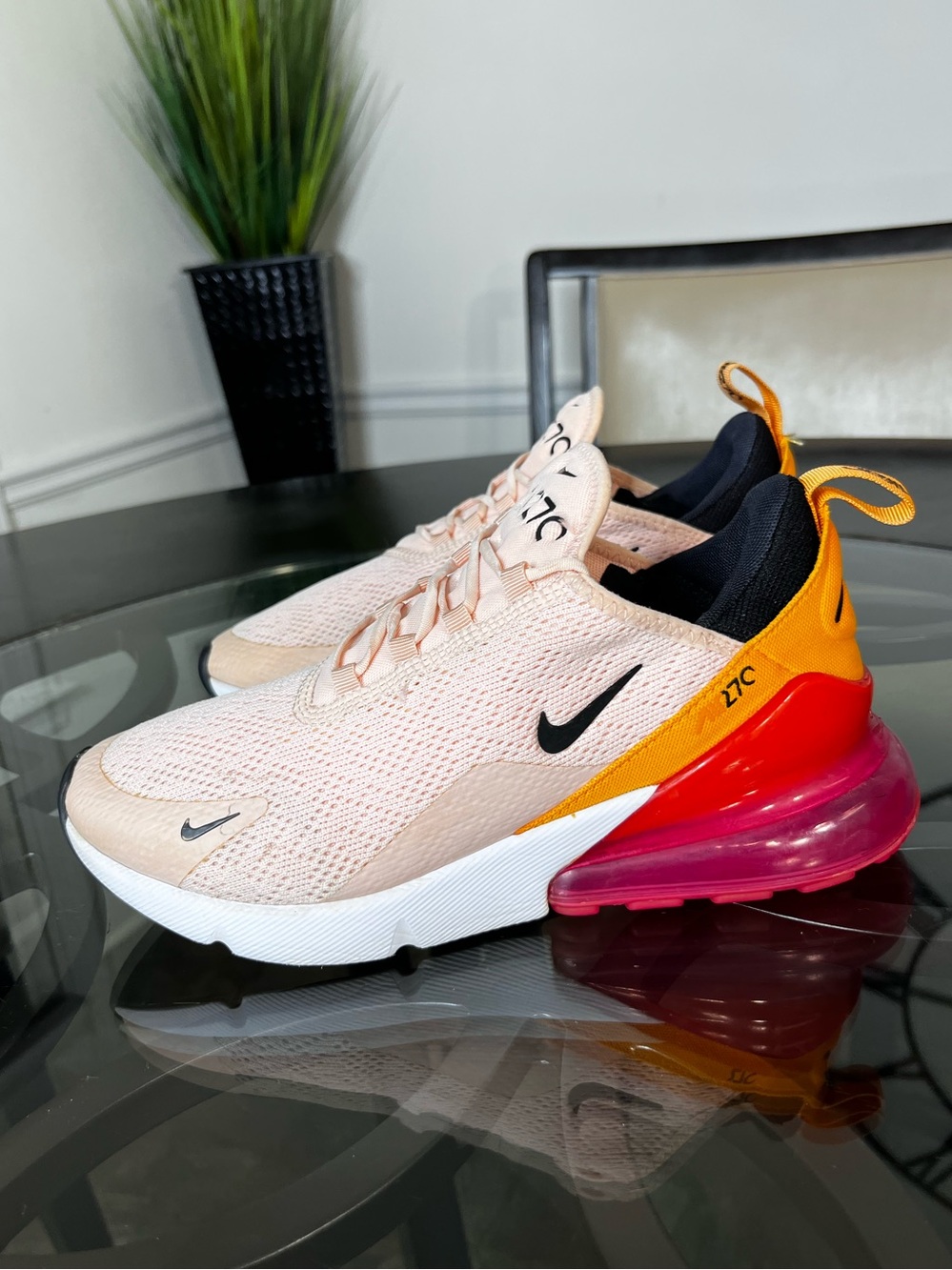 Nike Air Max 270 Washed Coral/ Black-Laser Fuchsia women's Sz 9